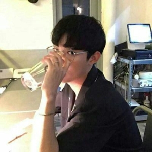 让我再重新追你一回吧 小清新清纯帅气小男生头像