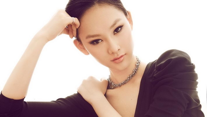 迷人小眼睛美女电脑壁纸
