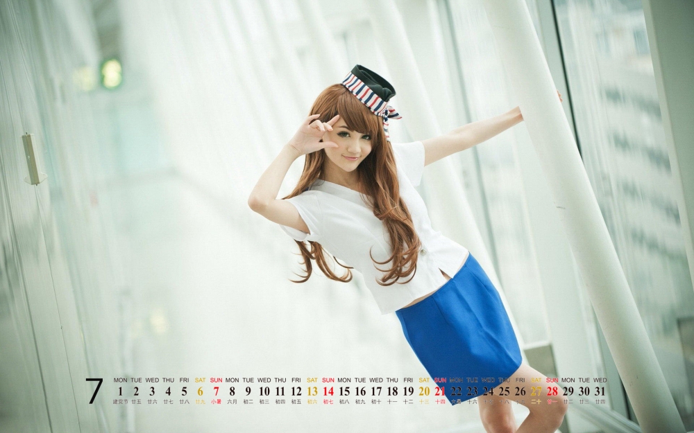 2013年7月之纯美美女校花高清壁纸