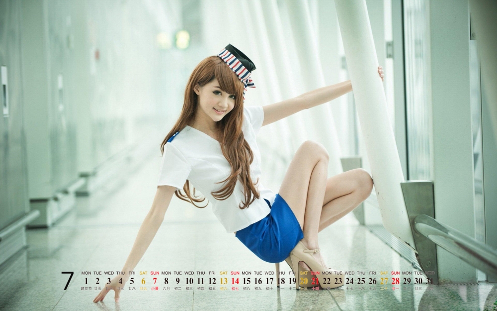 2013年7月之纯美美女校花高清壁纸