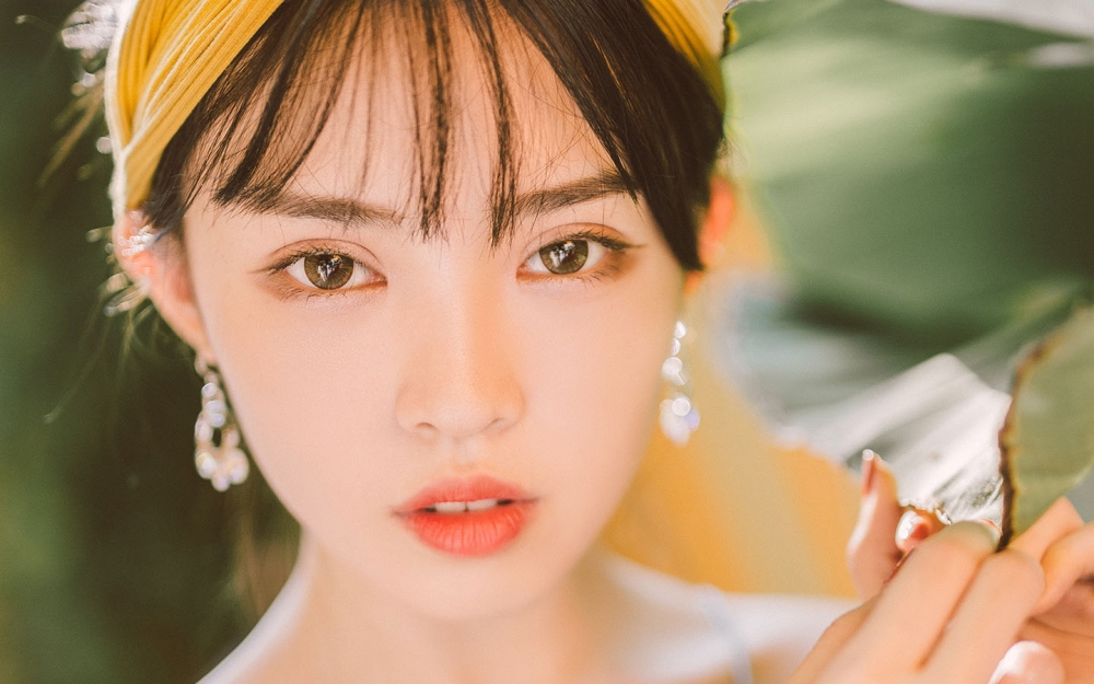 甜美日系美女夏日户外唯美高清壁纸