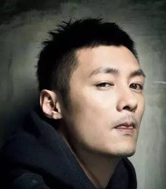 如何根据你的脸型修出适合你的鬓角、发型？