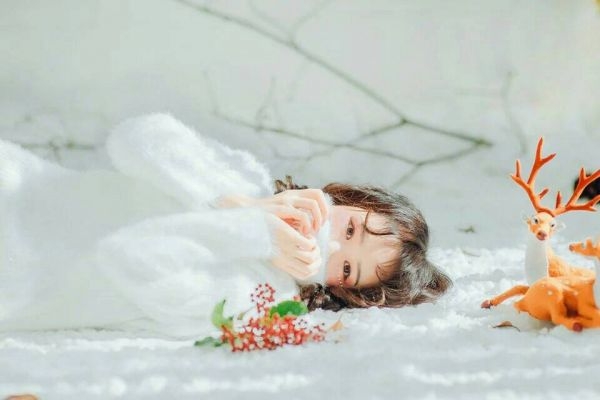 唯美冬季少女图片大全精选  梦里花落落败红尘