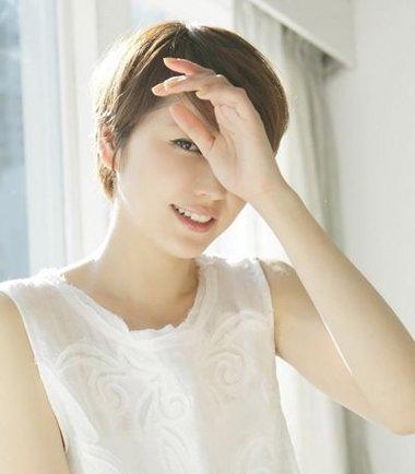 女学生气质短发发型　显女生清纯阳光气息