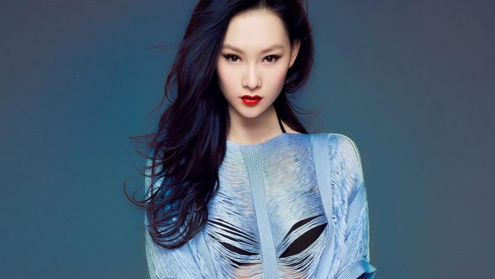 迷人小眼睛美女电脑壁纸
