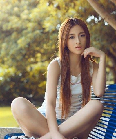 女人味十足的轻熟风气质发型  稳重大方有气质