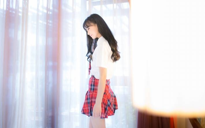 清纯美女制服写真图片壁纸