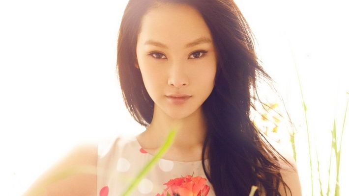 迷人小眼睛美女电脑壁纸