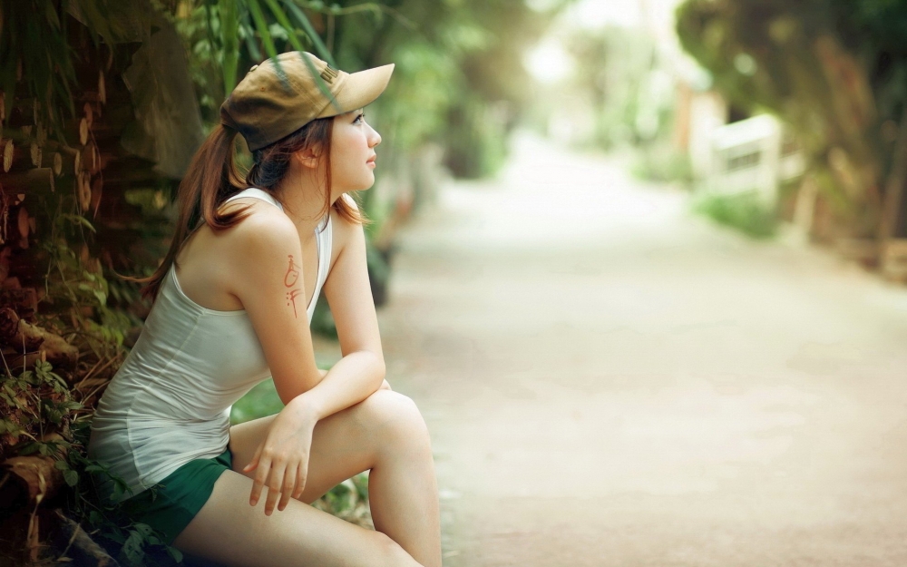 个性的清纯美女桌面壁纸