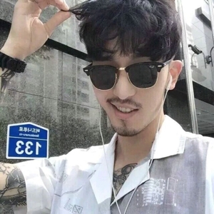 你脾气差我也一样脾气差   时尚高清气质男神微信qq头像