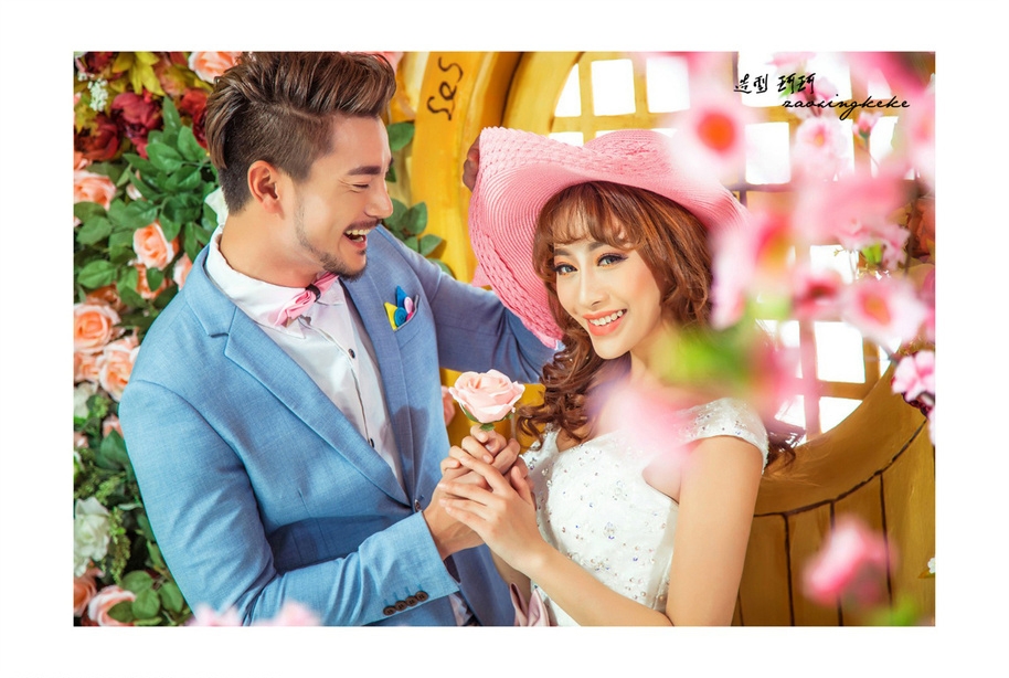 小木屋前花园 婚纱照