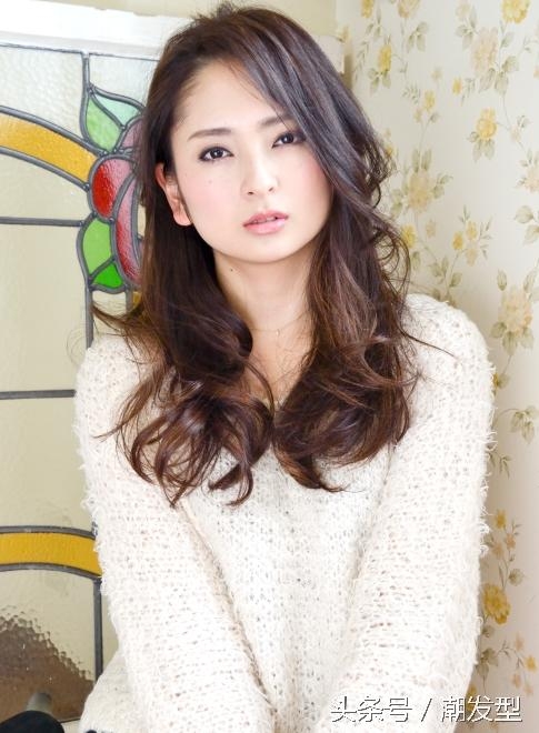 方脸姑娘留什么发型最减龄？找对合适的发型变女神不是梦