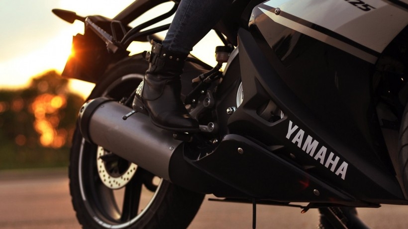 YAMAHA摩托机车桌面壁纸