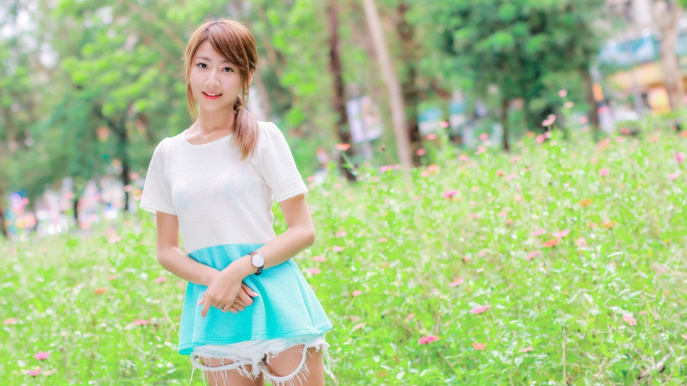 清纯靓丽美女户外写真高清桌面壁纸 第一辑