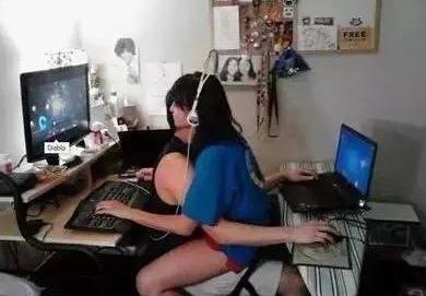 姿势不错，啪啪游戏两不误
