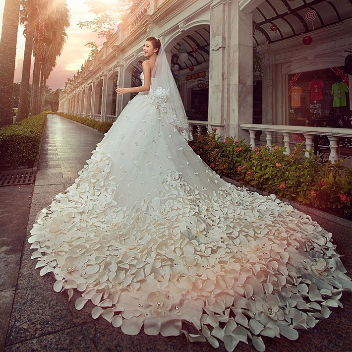 这个婚纱 很好看 你觉得呢？
