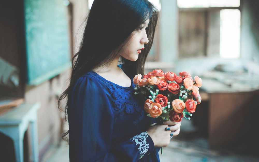 长发文艺美女复古唯美意境写真壁纸