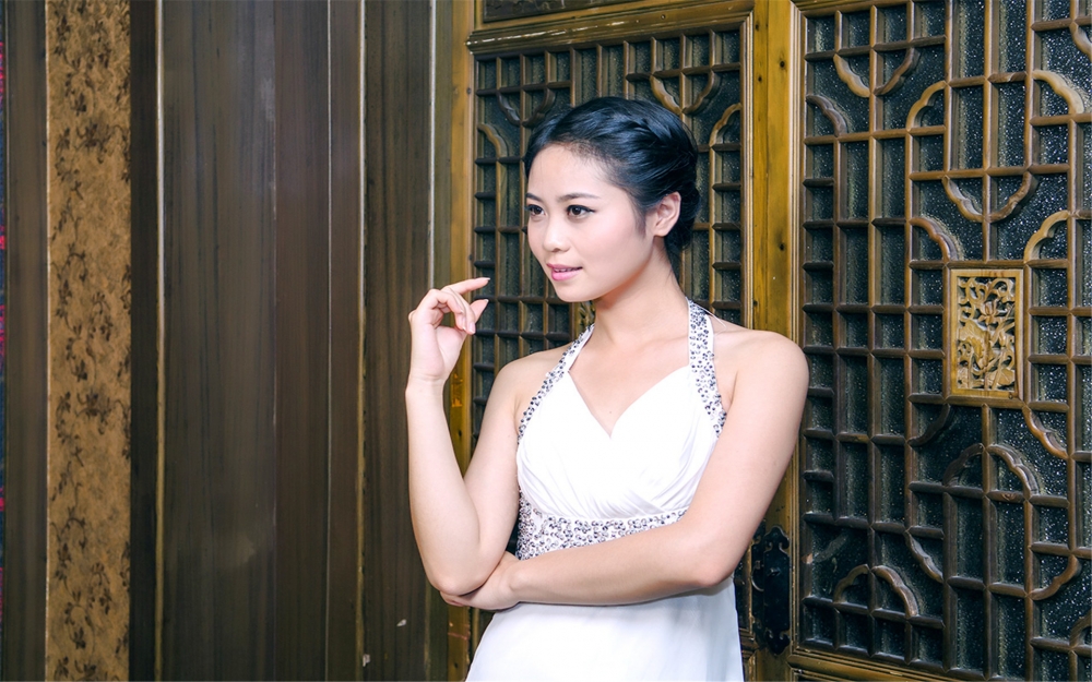 优雅端庄气质美女高清写真桌面壁纸第一辑