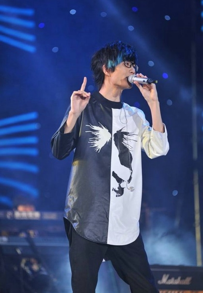 许嵩演唱会现场精美舞台照