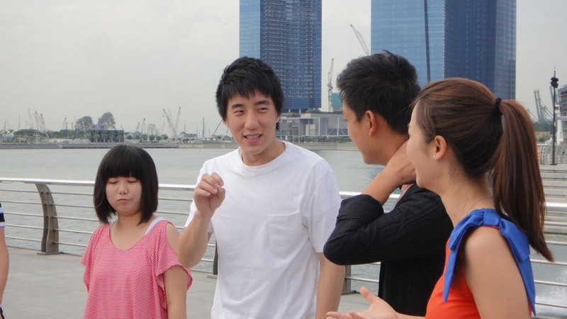 房祖名与蛇的近距离接触