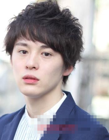 最新男生时尚短发和烫发造型设计