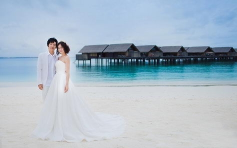 刘芸郑钧海边浪漫唯美婚纱图片