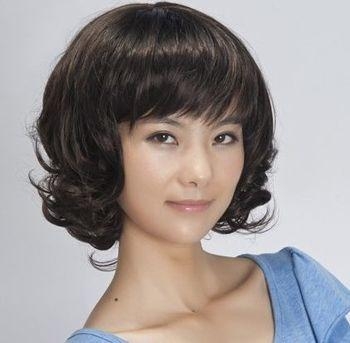 中老年女性的烫发大全 造型设计都非常显年轻