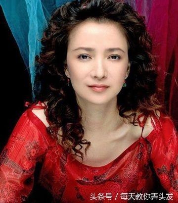 中老年女性的烫发大全 造型设计都非常显年轻