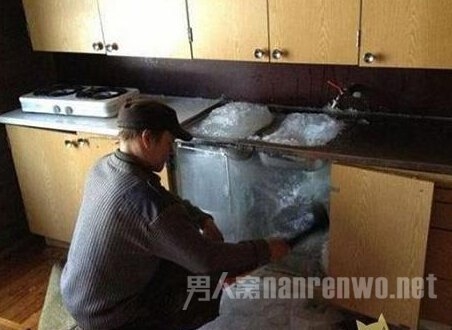 姑娘你这手势 是在赤裸裸的鄙视我吗？！
