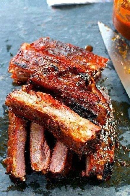 最能打动吃货的情话就是我们一块去吃肉