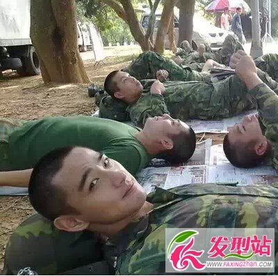 时下流行的圆寸发型 完美的呈现男生的阳刚之气