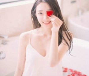 美艳绝世善良温柔小女生头像