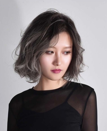 偏分短发烫发女韩国发型
