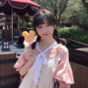 美艳绝世善良温柔小女生头像