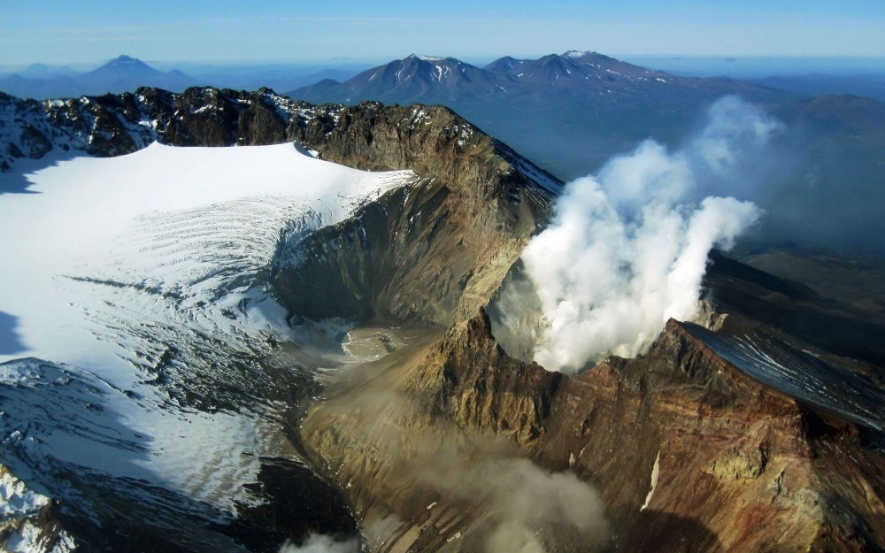 让人惊叹的火山喷发高清壁纸