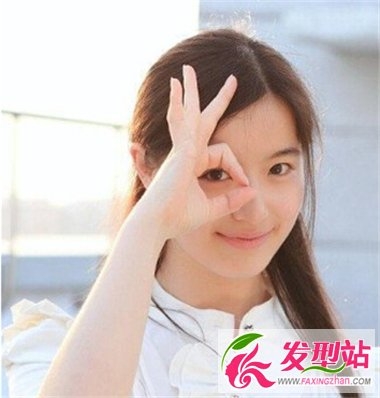 女生甜美长直发发型 演绎女生清纯与时尚
