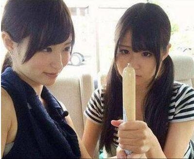 她俩想着同一件事