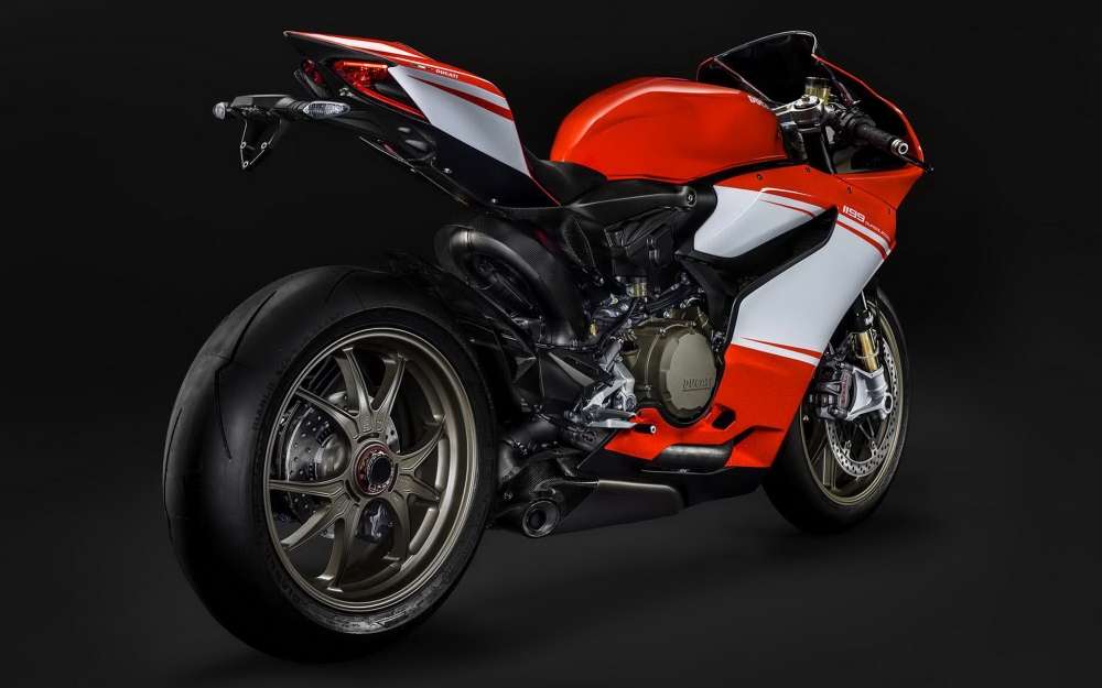 杜卡迪 DUCATI 1199高清宽屏壁纸