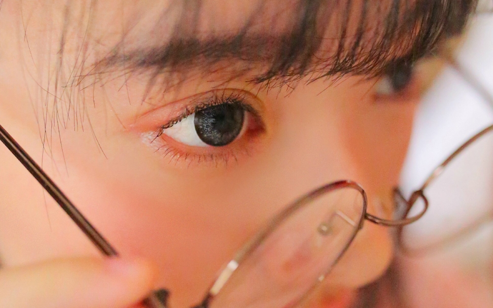 治愈系文艺美女居家甜美写真图片壁纸