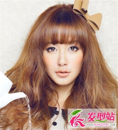 柔美长发女生 定义不一样的甜美气质