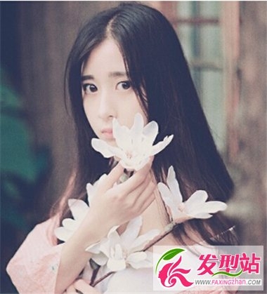 女生甜美长直发发型 演绎女生清纯与时尚