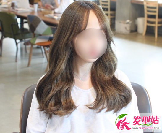 冷棕色染发卷发发型 2017女生流行发色