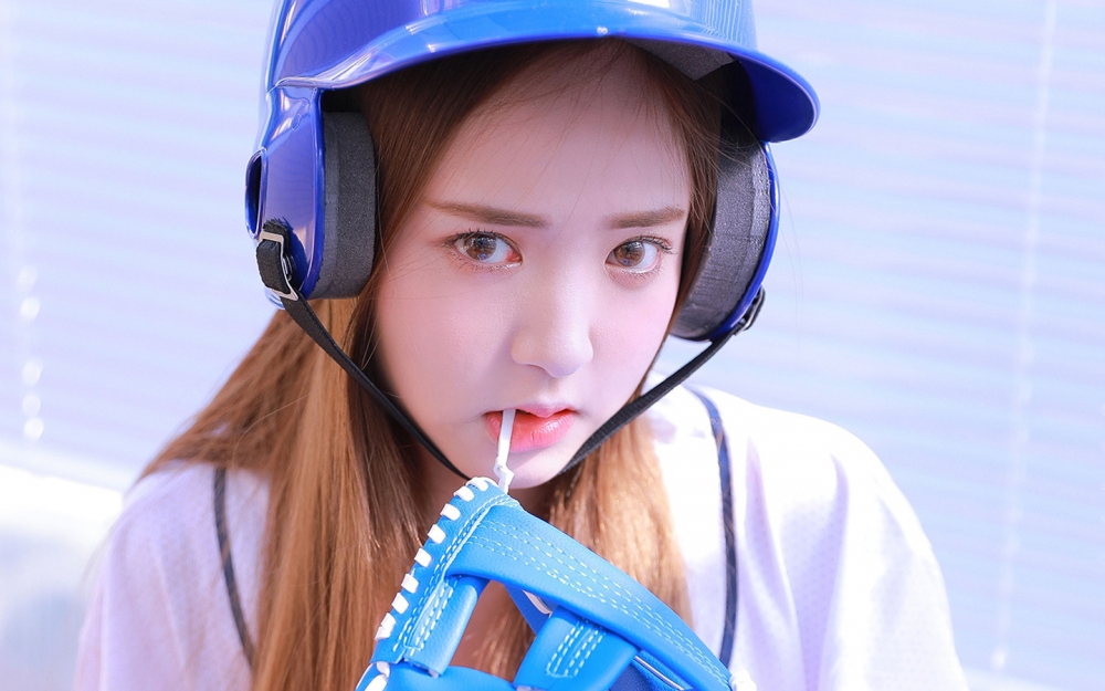 可爱棒球服美女小清新写真高清桌面壁纸