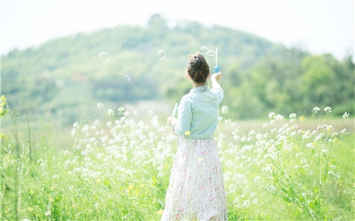 小清新女生图片 做一个简单的人