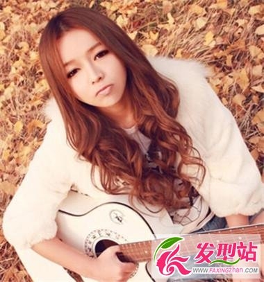 柔美长发女生 定义不一样的甜美气质