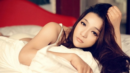 美女的忧郁高清壁纸 1366x768【08】