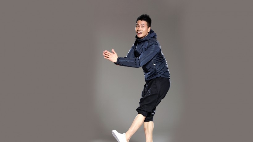 帅哥明星何晟铭运动写真桌面壁纸