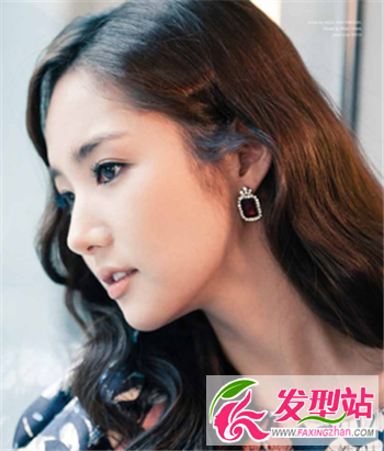 韩式气质中长卷发发型 唯美气质美翻全场