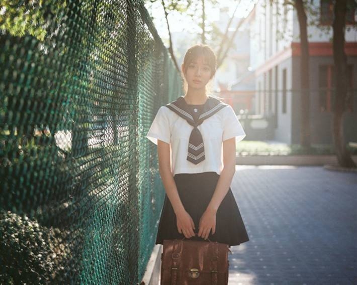 清纯美女日系水手服写真图片壁纸