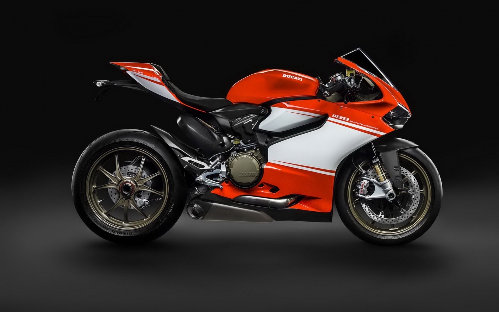 杜卡迪 DUCATI 1199高清宽屏壁纸